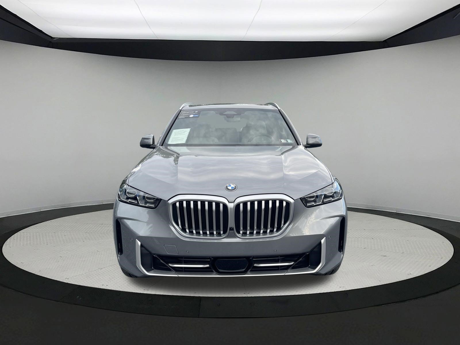 Certified 2025 BMW X5 xDrive40i w/ Climate Comfort Package AWD/4WD image 2