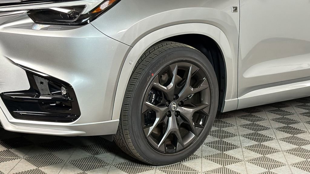 New 2026 Lexus TX 500h AWD image 4