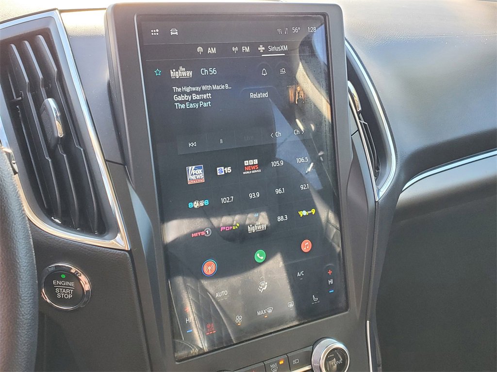 Used 2024 Ford Edge Titanium image 19