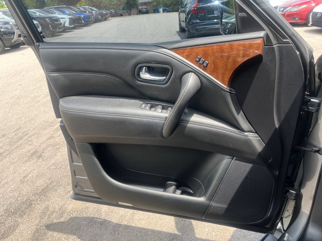 Used 2018 INFINITI QX80 4WD w/ Driver Assistance Package image 10