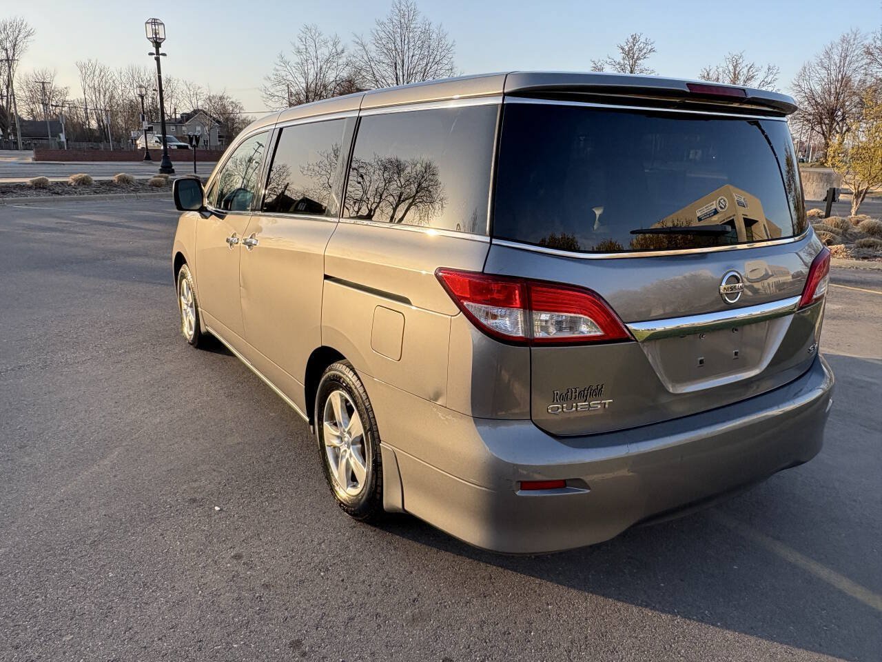 Used 2011 Nissan Quest SV FWD image 13