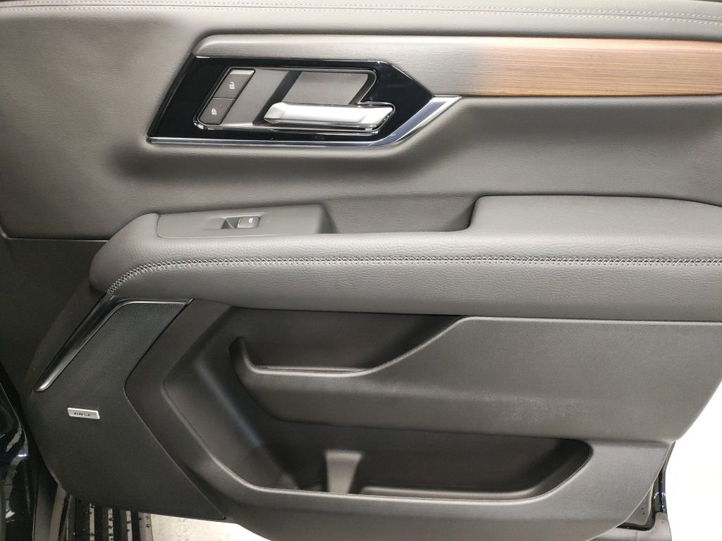 New 2026 GMC Yukon XL Denali w/ Sun & Power Step Package image 10