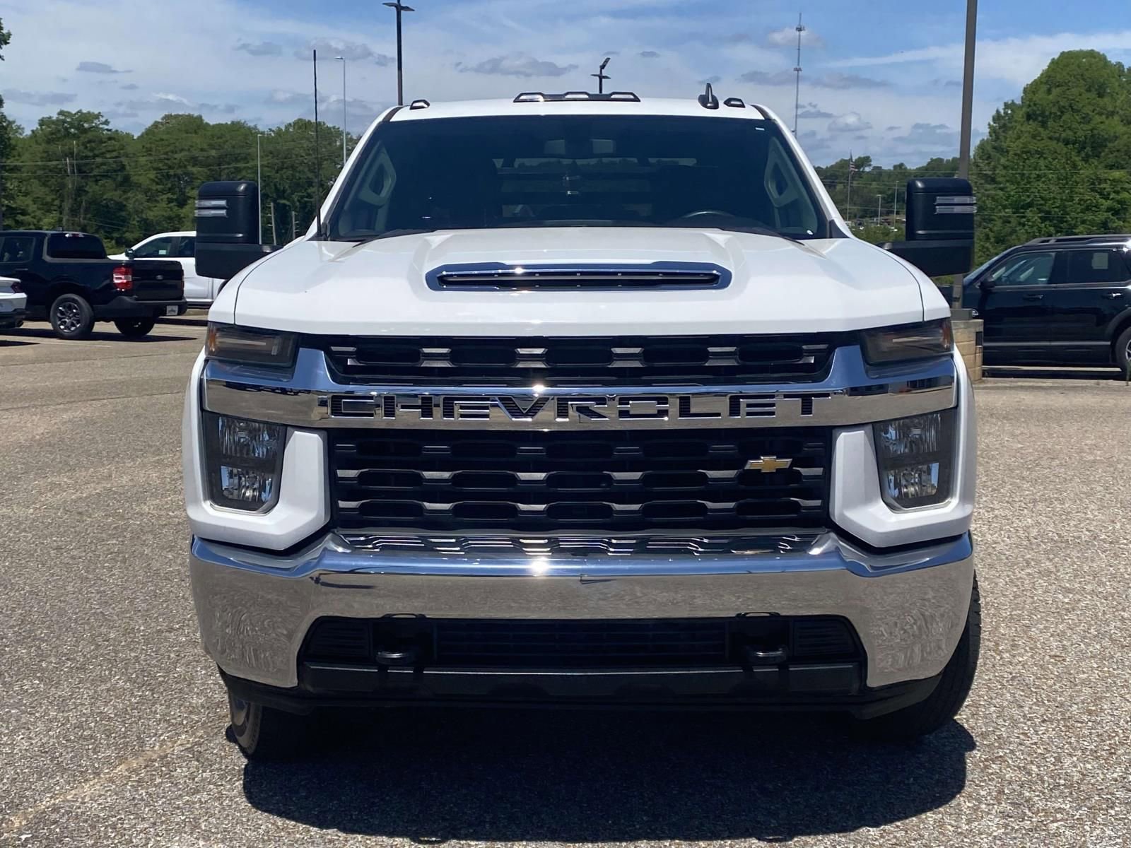 Used 2022 Chevrolet Silverado 3500 LT w/ Remote Start Package AWD/4WD image 2