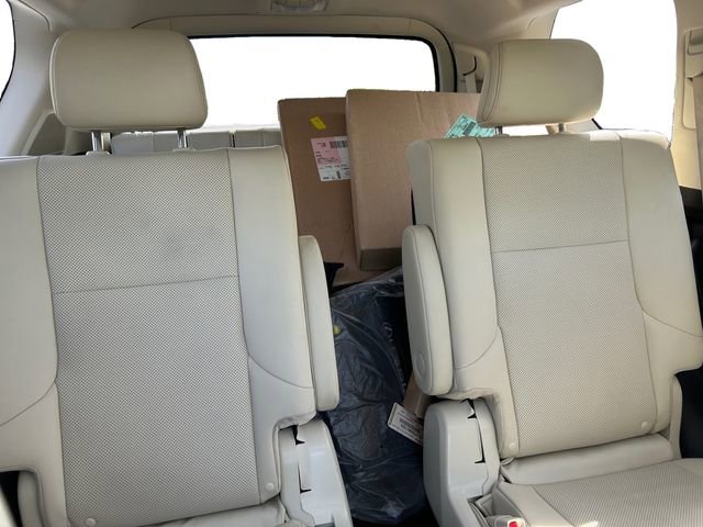 Used 2021 Lexus GX 460 Premium w/ Accessory Package image 18