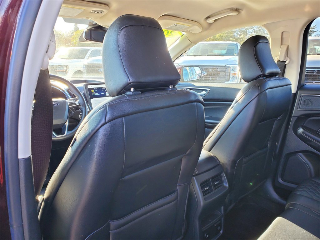 Used 2024 Ford Edge Titanium image 30
