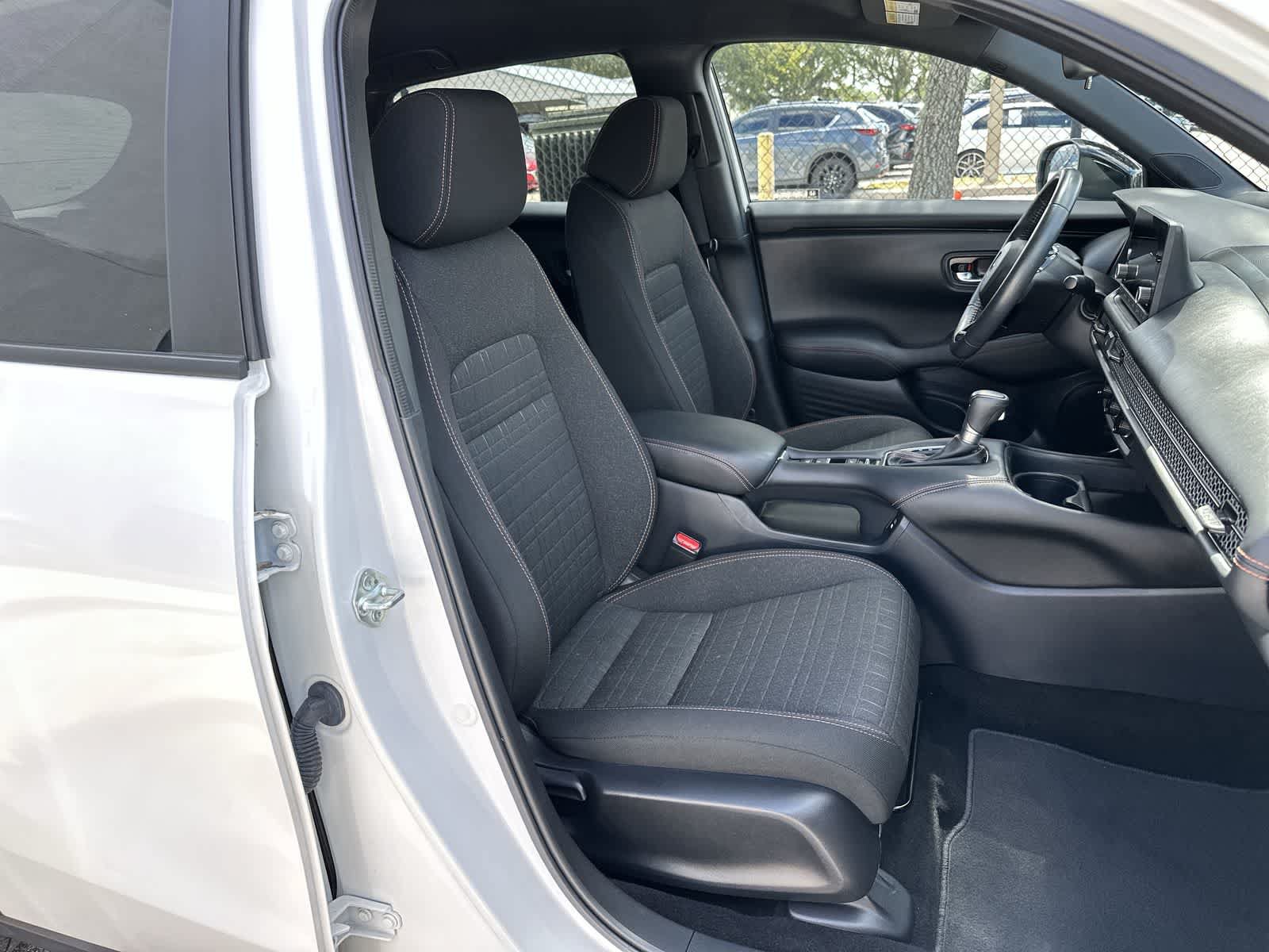 Used 2025 Honda HR-V Sport image 9