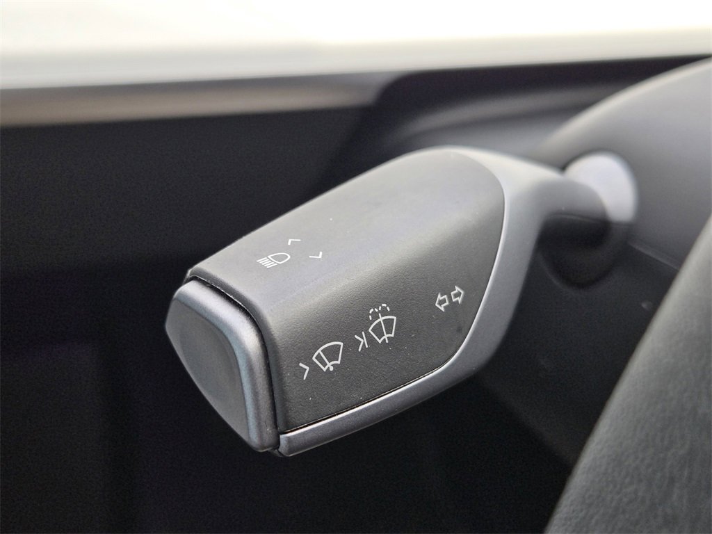 Used 2021 Tesla Model Y 2WD image 24