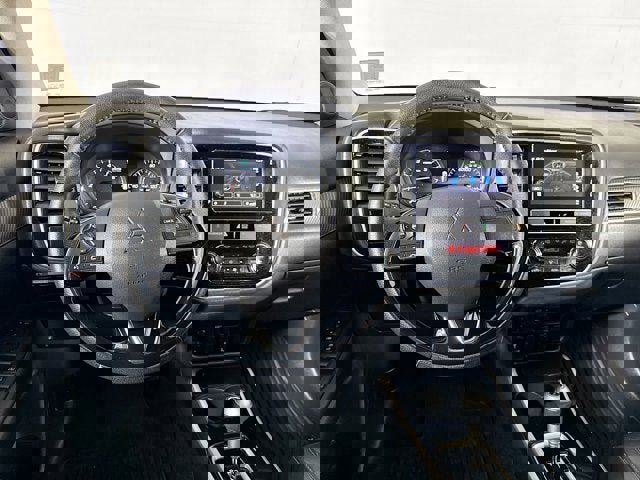 Used 2019 Mitsubishi Outlander SEL image 17