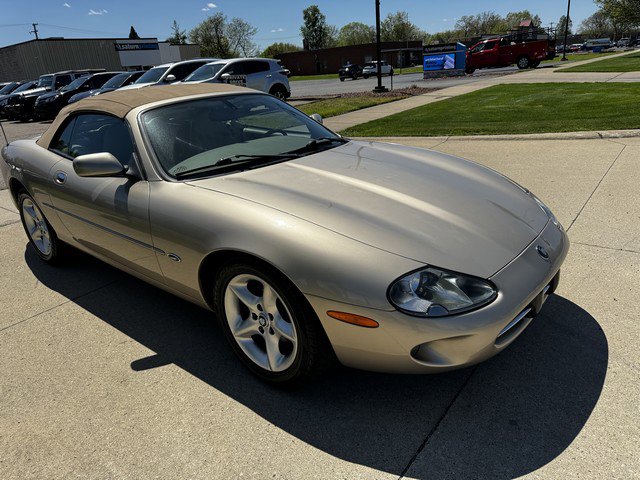 Used 2000 Jaguar XK8 Convertible image 39