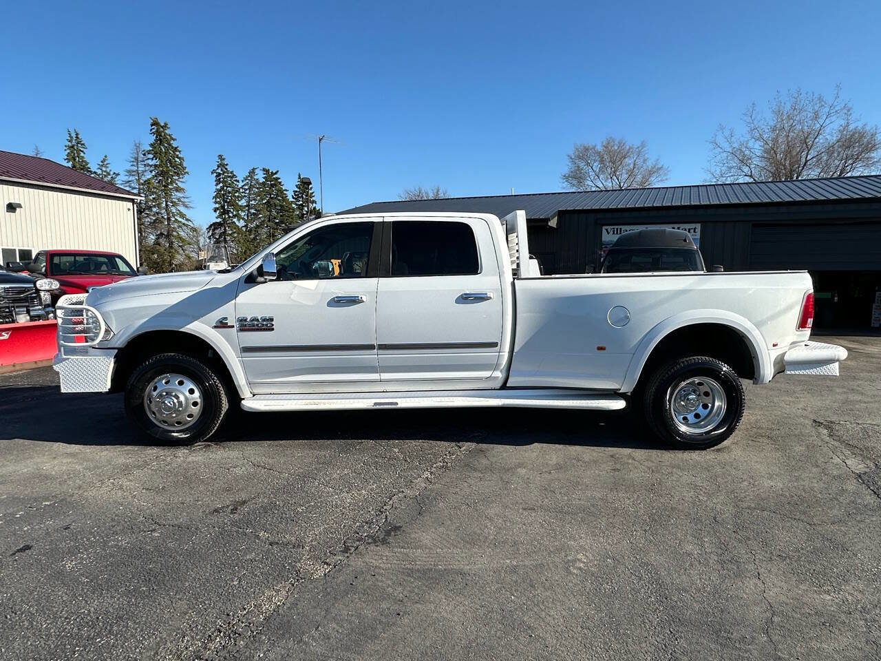 Used 2014 RAM 3500 Laramie image 2