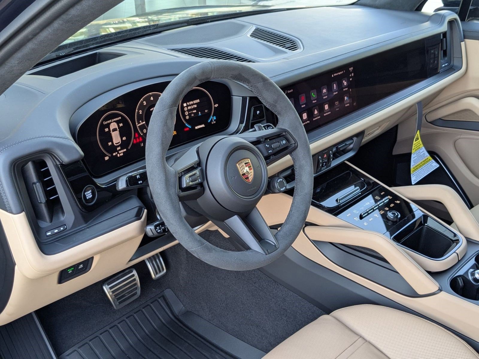 New 2026 Porsche Cayenne GTS image 4