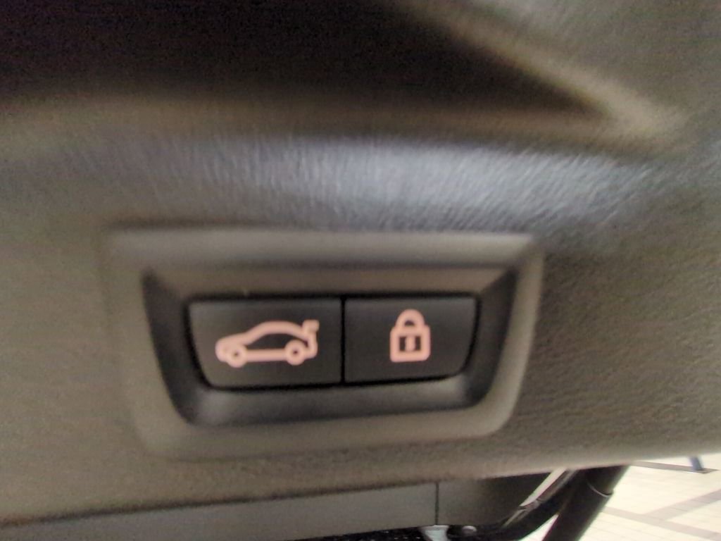 Used 2021 BMW X5 xDrive40i w/ Convenience Package image 32