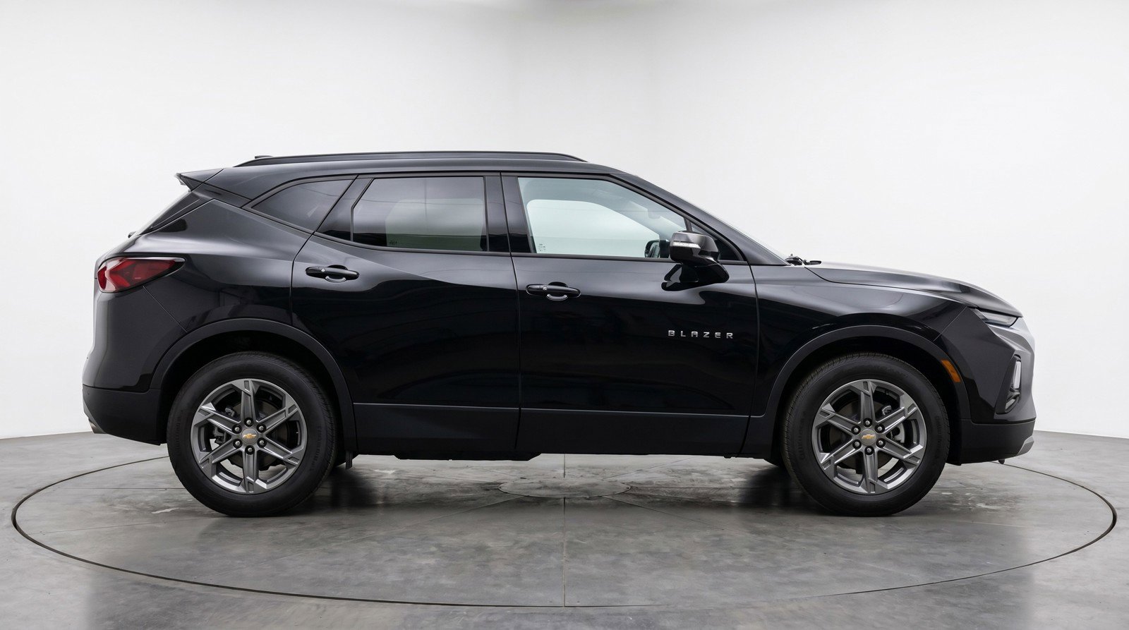 Used 2025 Chevrolet Blazer LT FWD image 11