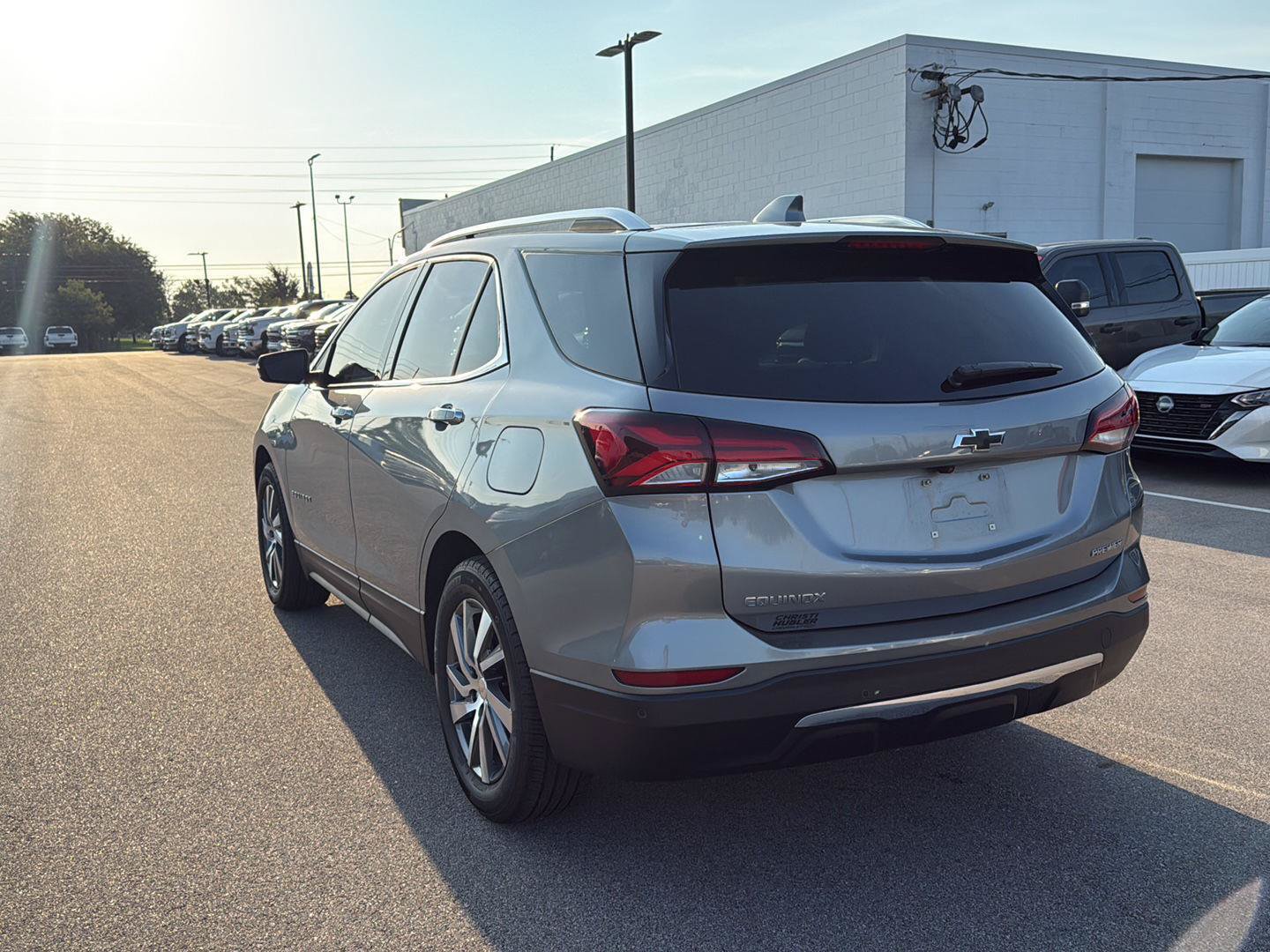 Used 2024 Chevrolet Equinox Premier FWD image 4