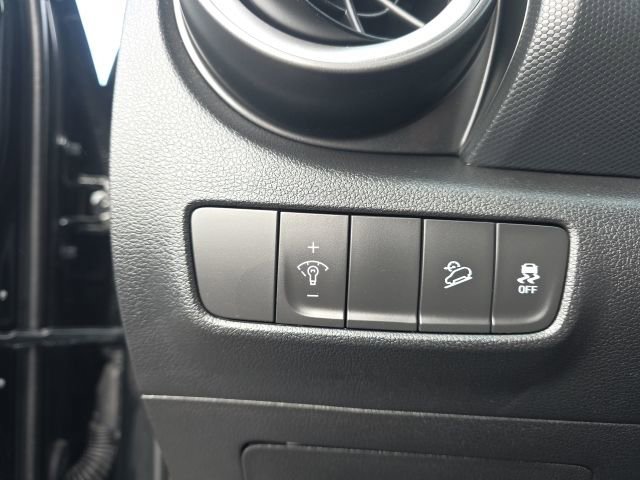 Used 2023 Hyundai Kona SEL image 15