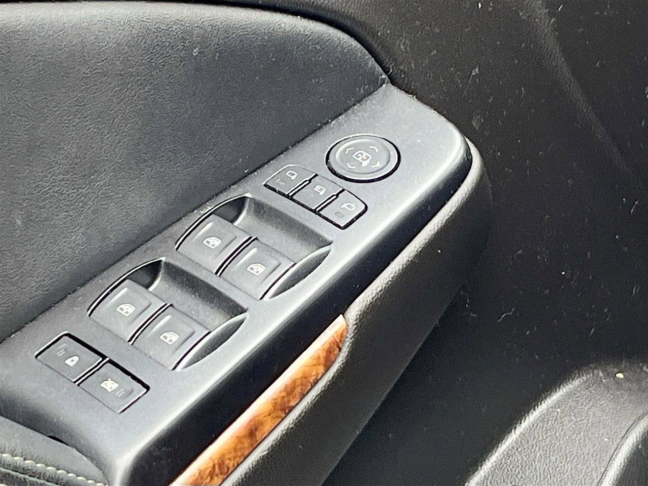 Used 2015 Chevrolet Tahoe LTZ image 9