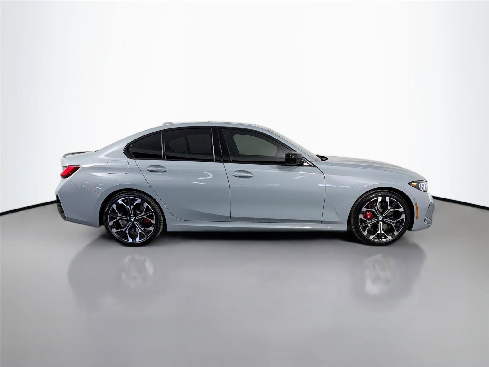New 2026 BMW 330i Sedan RWD image 5
