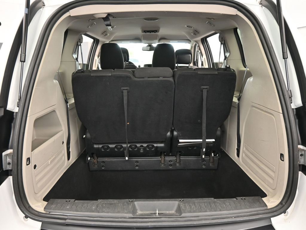 Used 2020 Dodge Grand Caravan SE image 30