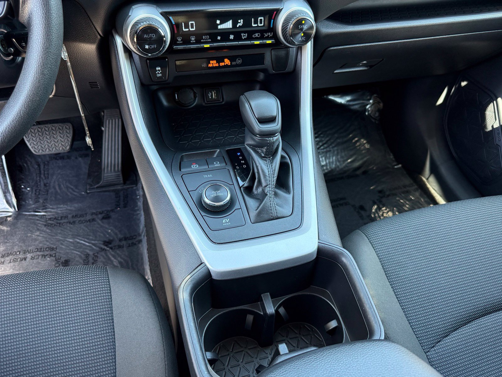Used 2025 Toyota RAV4 LE AWD/4WD image 26
