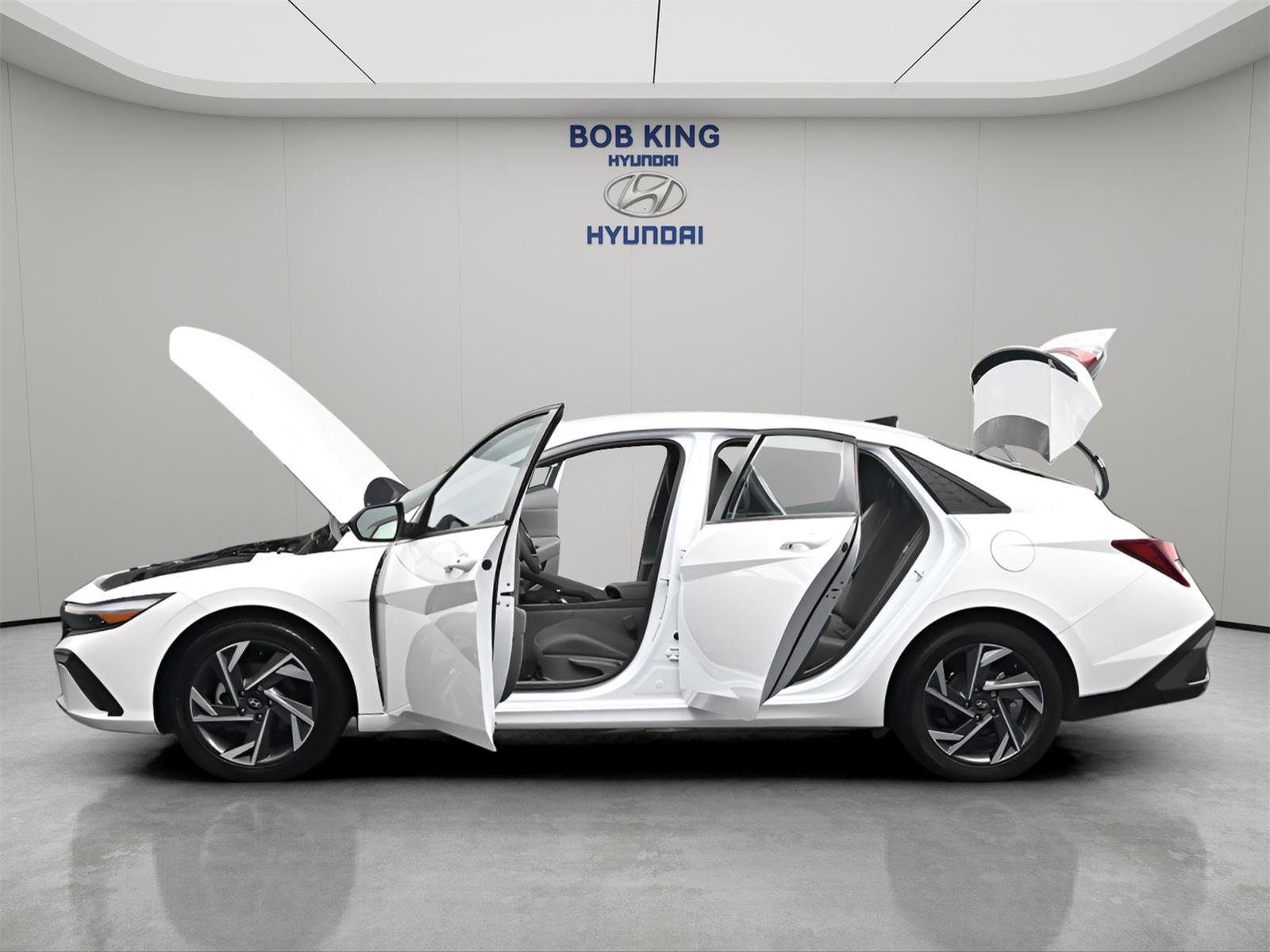 Certified 2025 Hyundai Elantra Sport image 22