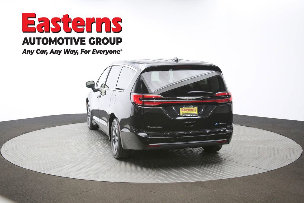 Used 2023 Chrysler Pacifica Touring-L image 63