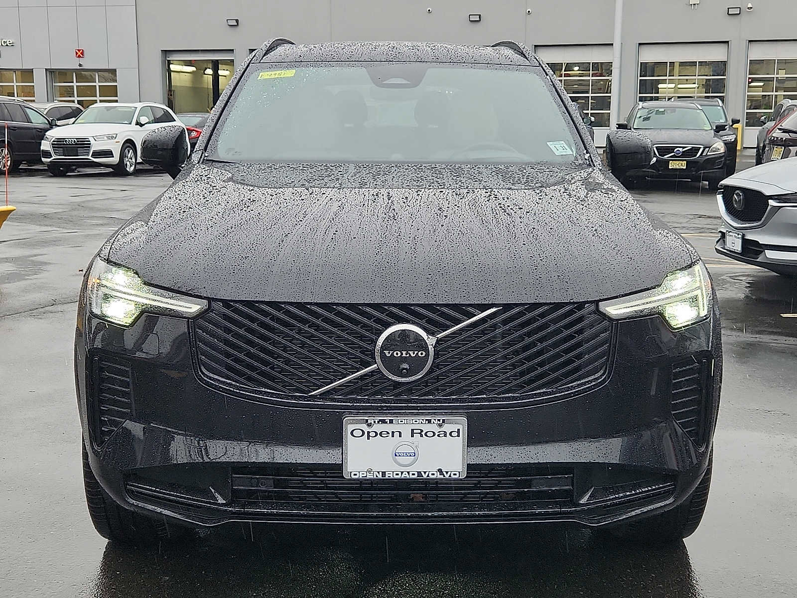 Used 2026 Volvo XC90 B6 Ultra w/ Lounge Package image 2