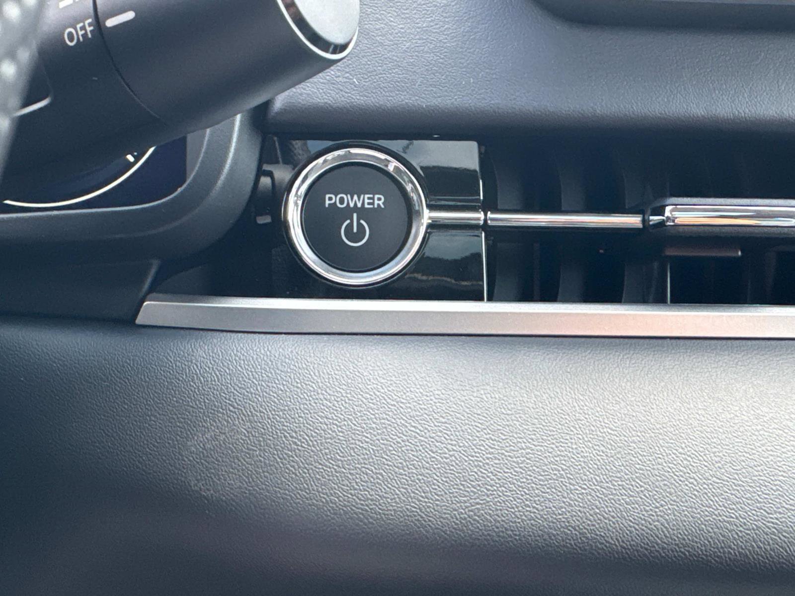 New 2025 Mitsubishi Outlander SEL image 30