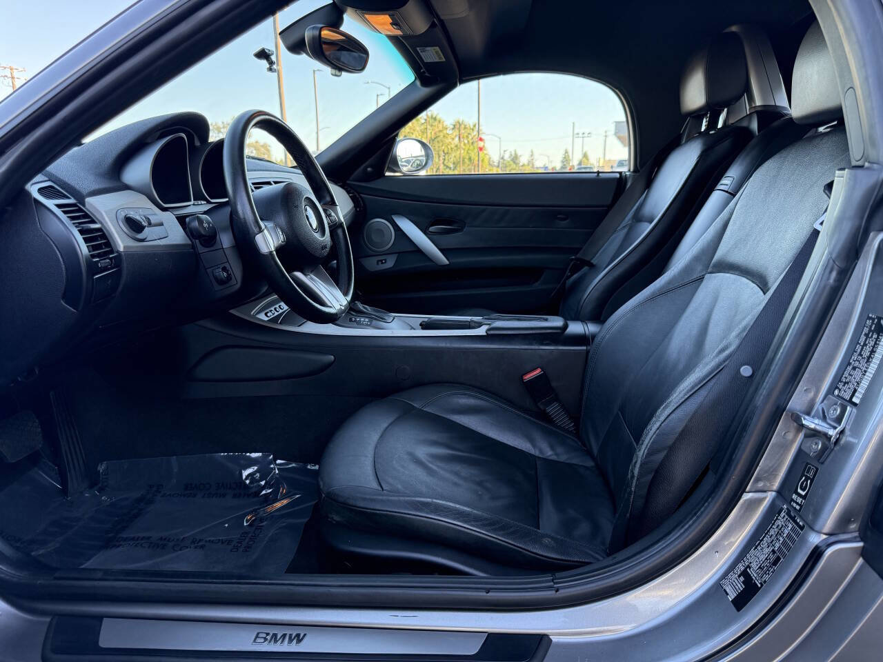 Used 2004 BMW Z4 2.5i image 14