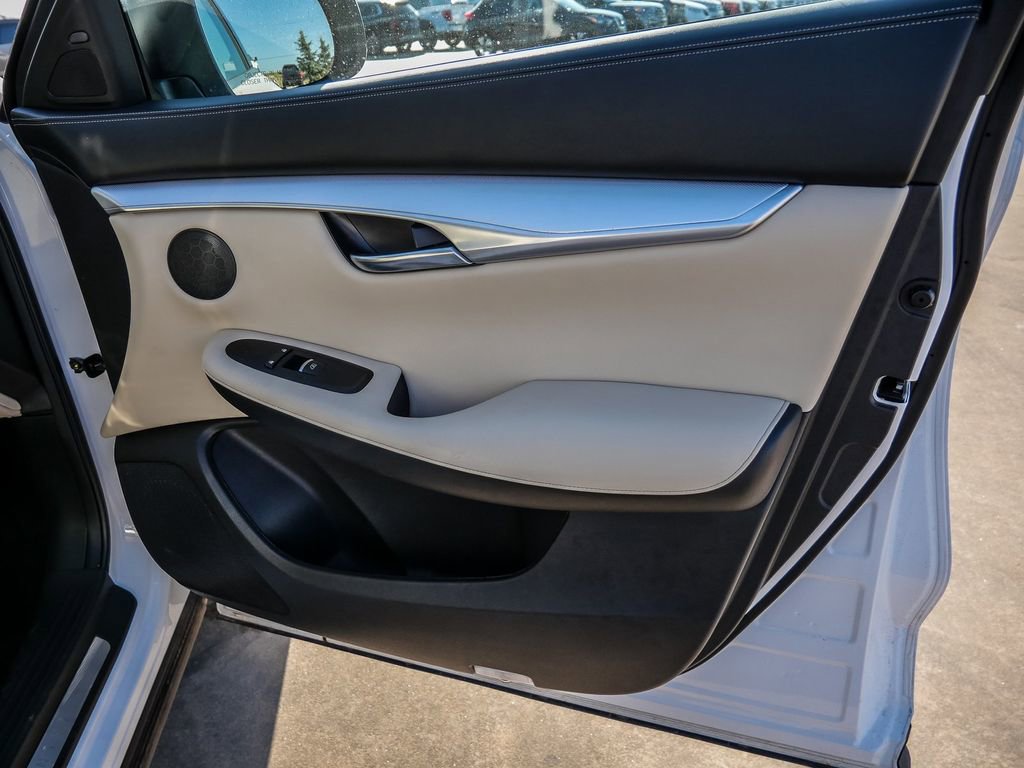 Used 2019 INFINITI QX50 Luxe w/ Navigation Package image 19