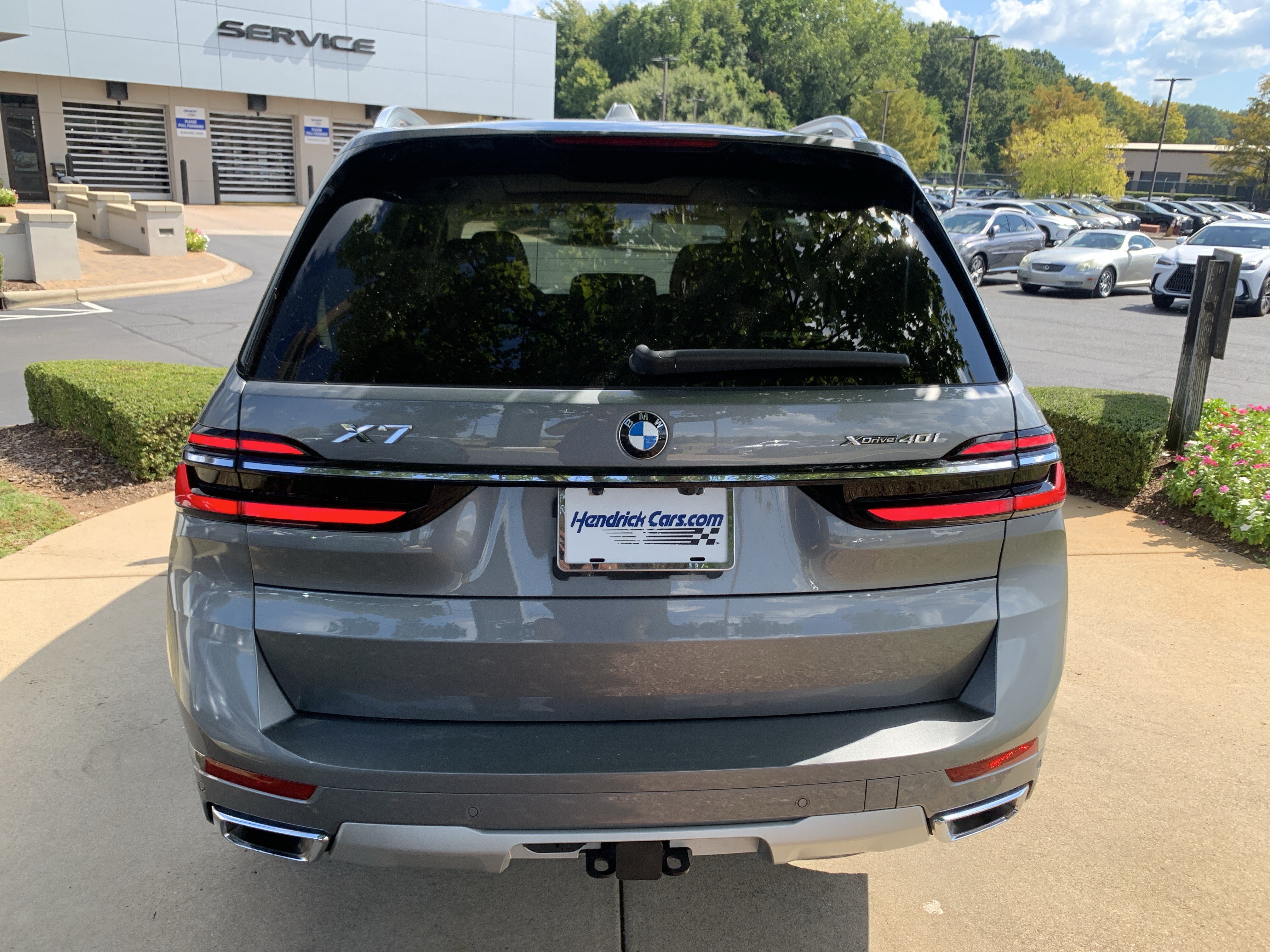 Used 2023 BMW X7 xDrive40i w/ Premium Package AWD/4WD image 9