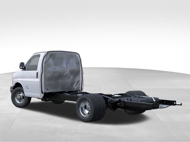 New 2026 Chevrolet Express 3500 w/ Power Convenience Package RWD image 3