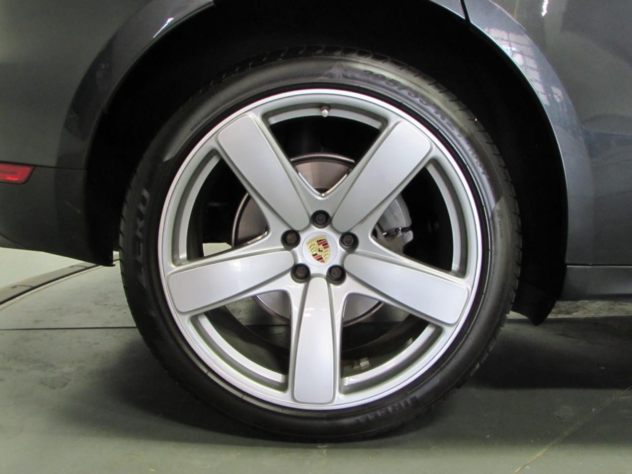Used 2021 Porsche Macan S AWD/4WD image 9