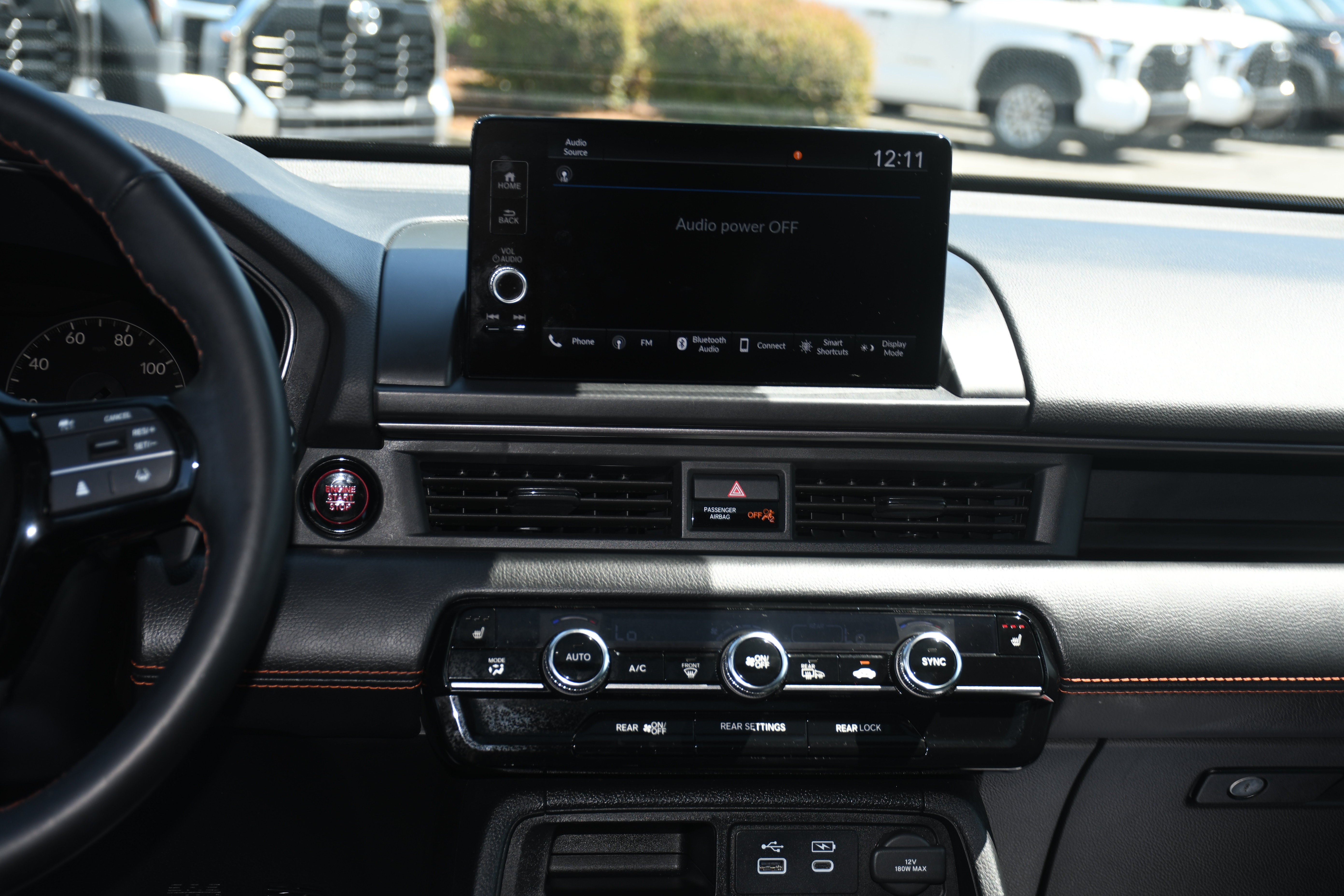 Used 2025 Honda Pilot TrailSport image 18