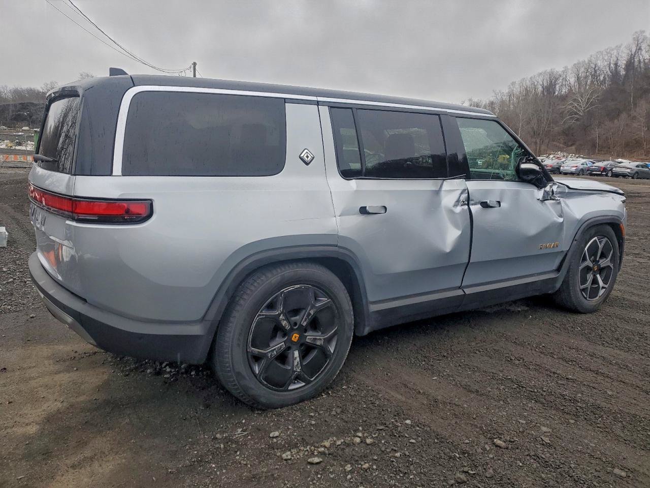 Used 2023 Rivian R1S Adventure AWD/4WD image 4
