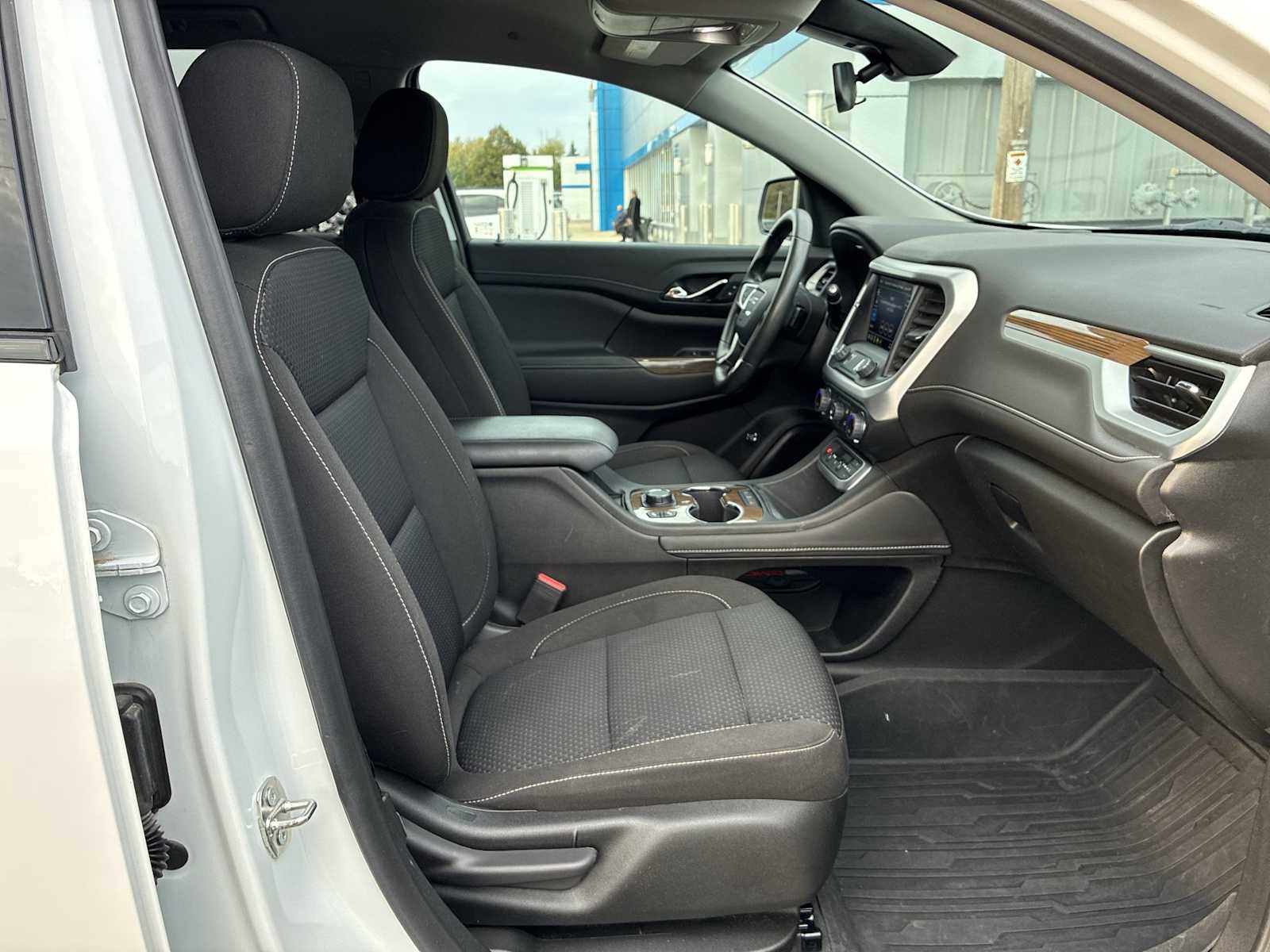 Certified 2023 GMC Acadia SLE w/ Driver Convenience Package image 27