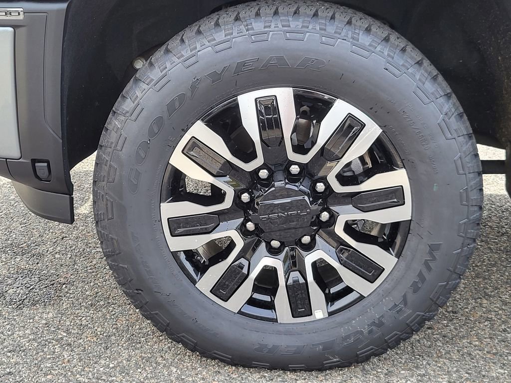 Used 2024 GMC Sierra 2500 Denali Ultimate w/ Max Trailering Package image 8
