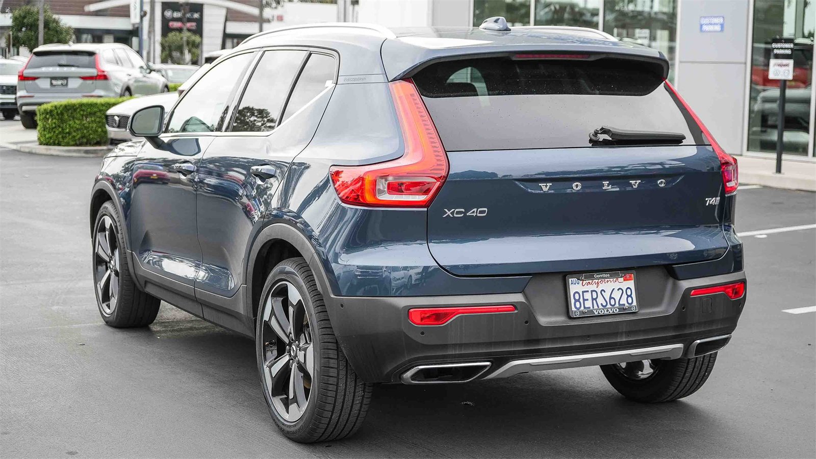 Used 2019 Volvo XC40 T4 Inscription image 8