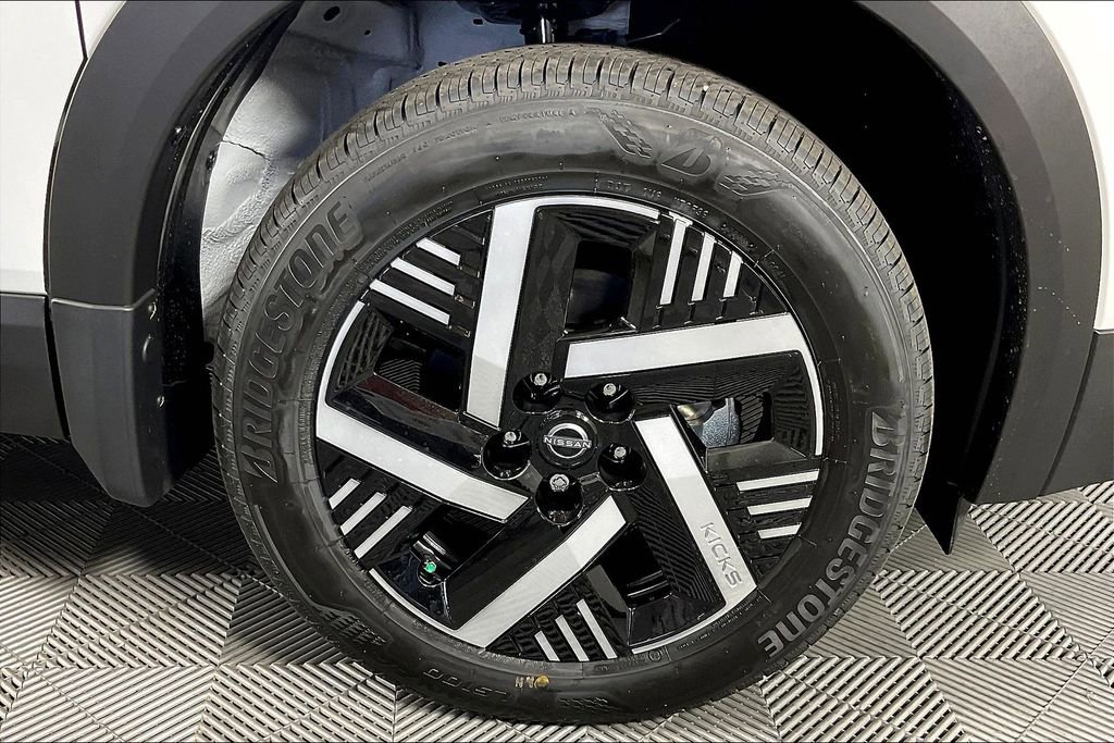 New 2026 Nissan Kicks SV w/ Charging Package image 16