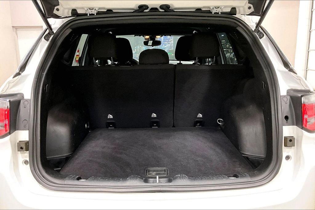 Used 2023 Jeep Compass Sport image 7