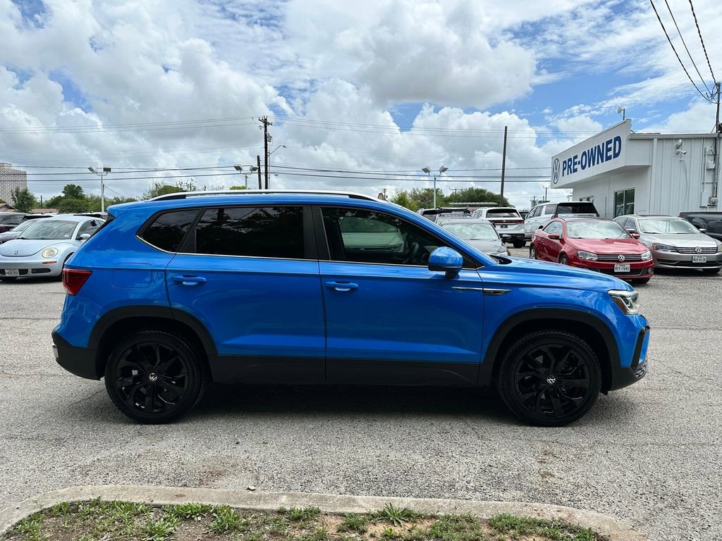 Used 2022 Volkswagen Taos SEL w/ Panoramic Sunroof Package image 7