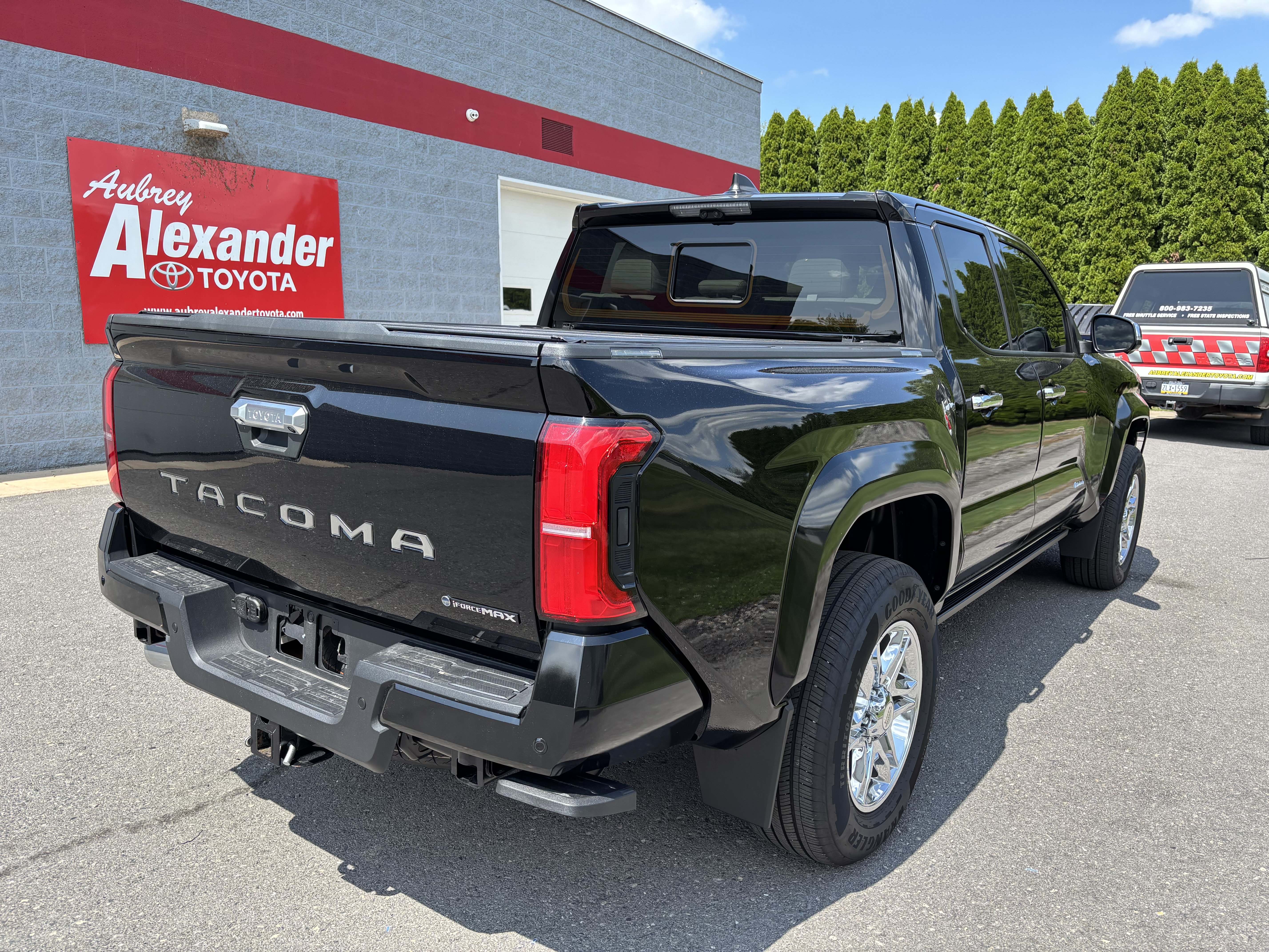 Used 2026 Toyota Tacoma Limited AWD/4WD image 3