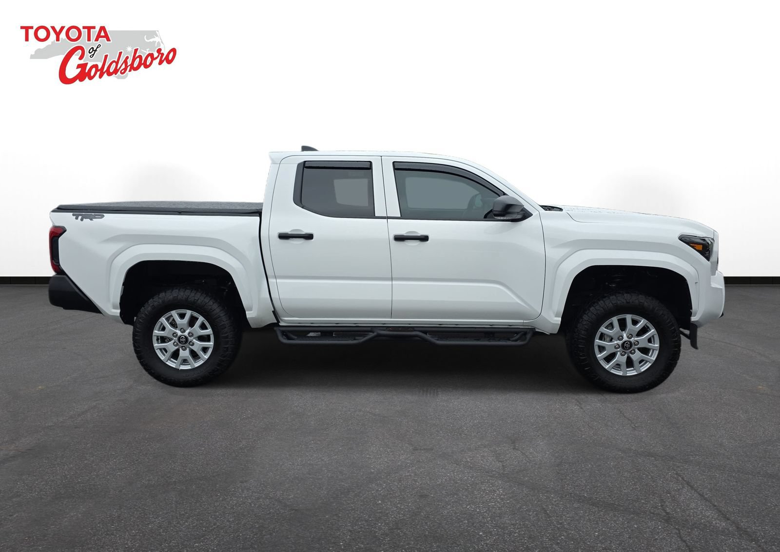 Used 2024 Toyota Tacoma SR AWD/4WD image 4