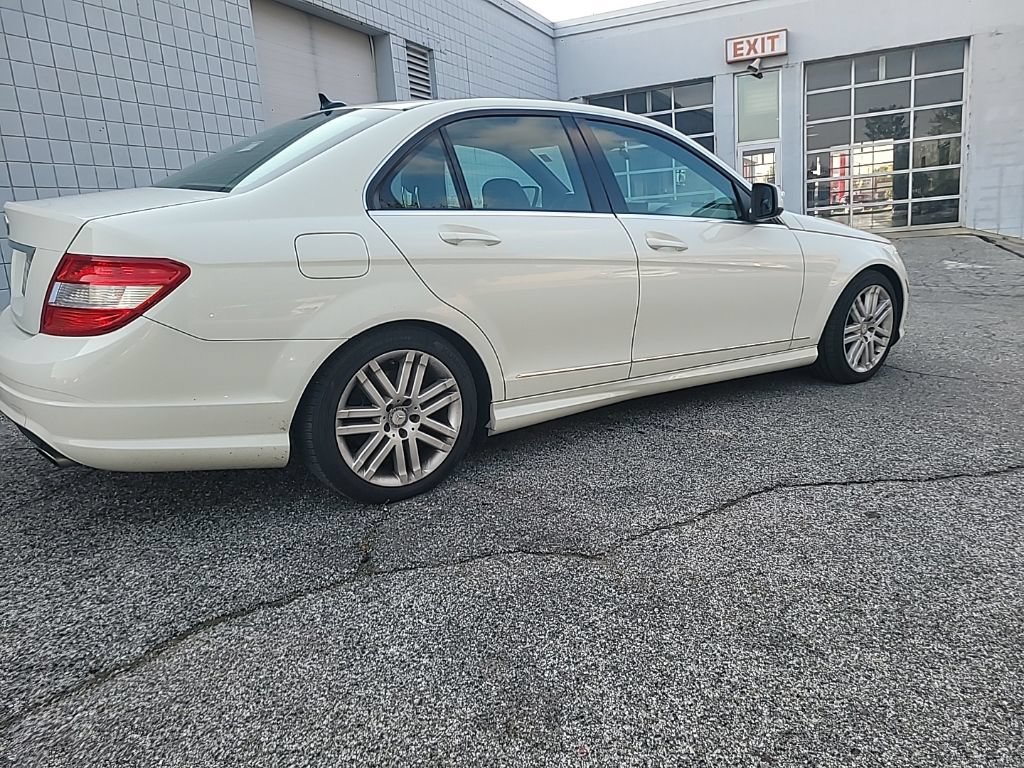 Used 2009 Mercedes-Benz C 300 Sedan image 7