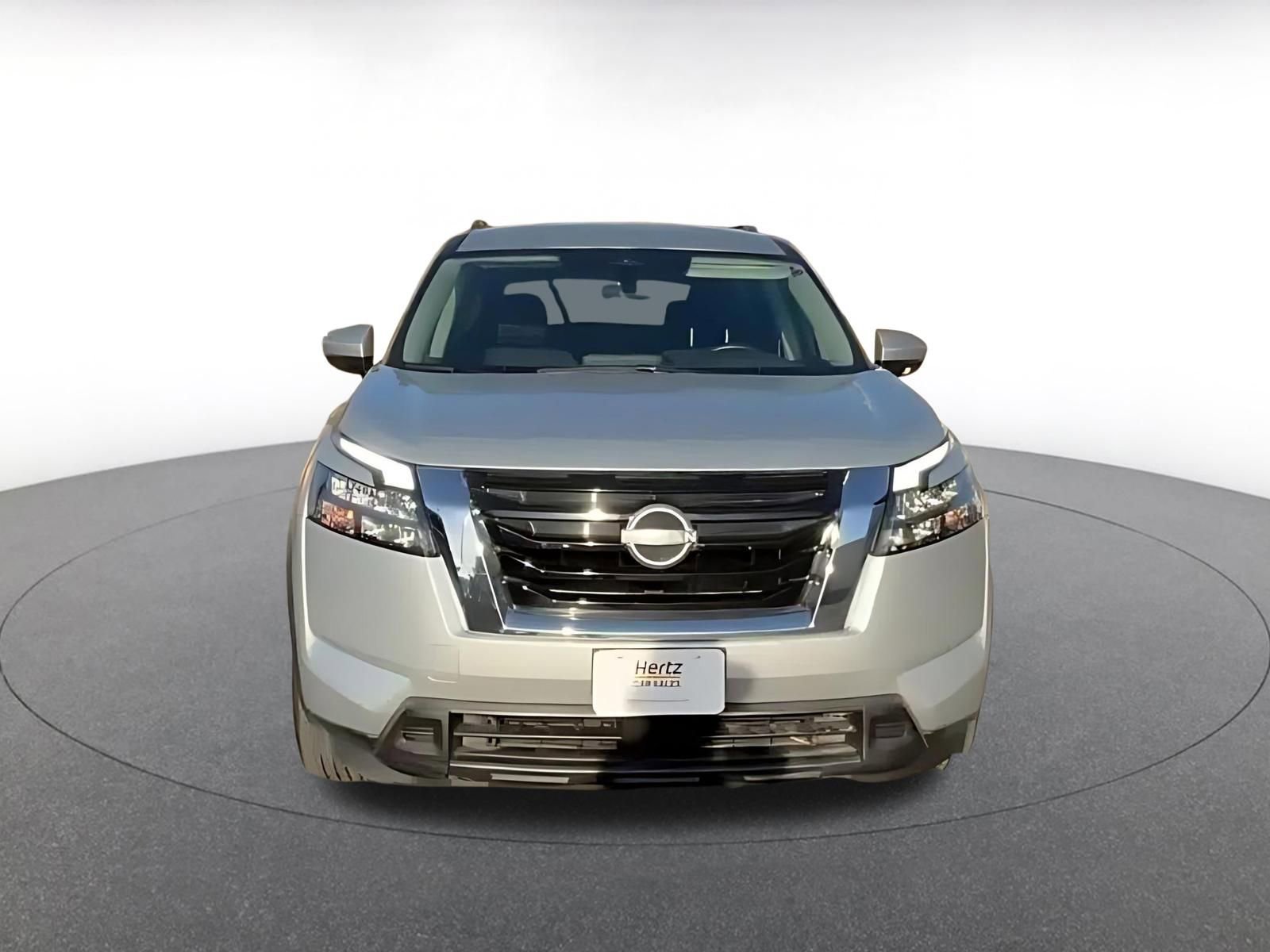 Used 2025 Nissan Pathfinder SV AWD/4WD image 4