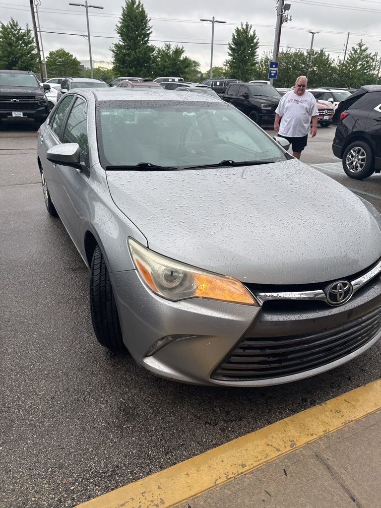 Used 2015 Toyota Camry LE FWD image 3