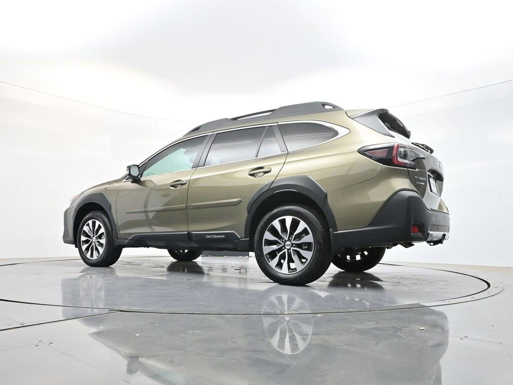 Used 2025 Subaru Outback Limited AWD/4WD image 36