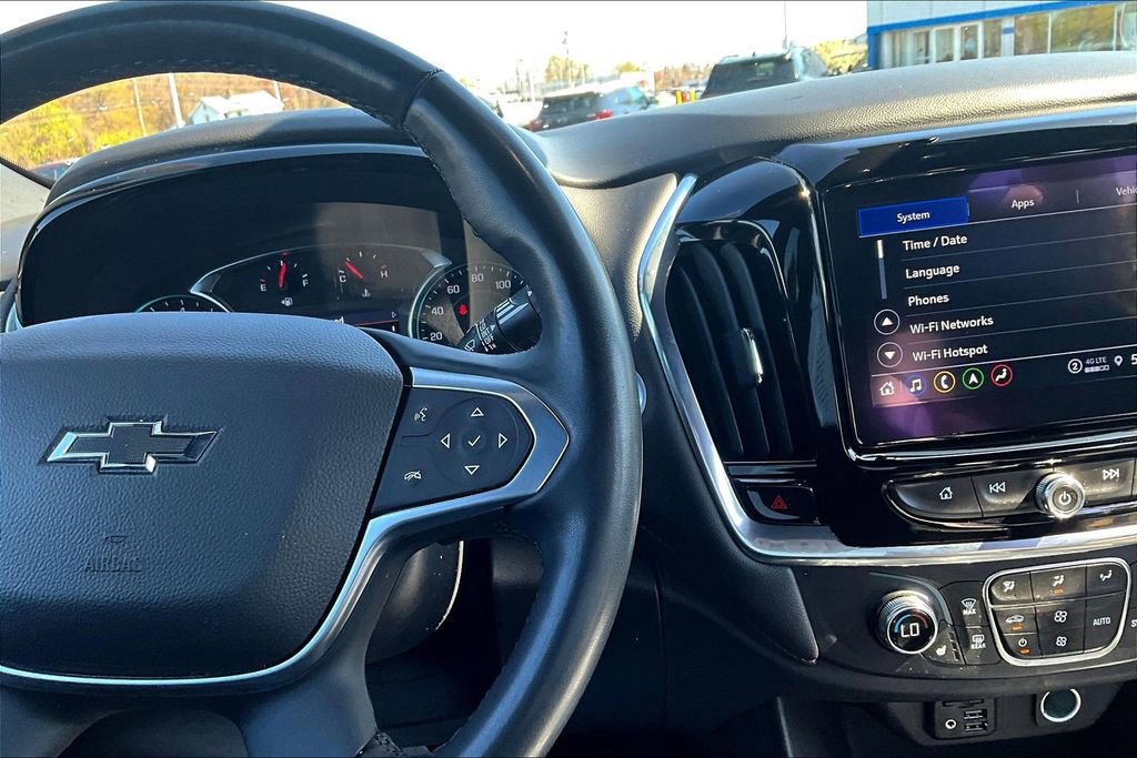 Used 2023 Chevrolet Traverse RS AWD/4WD image 12