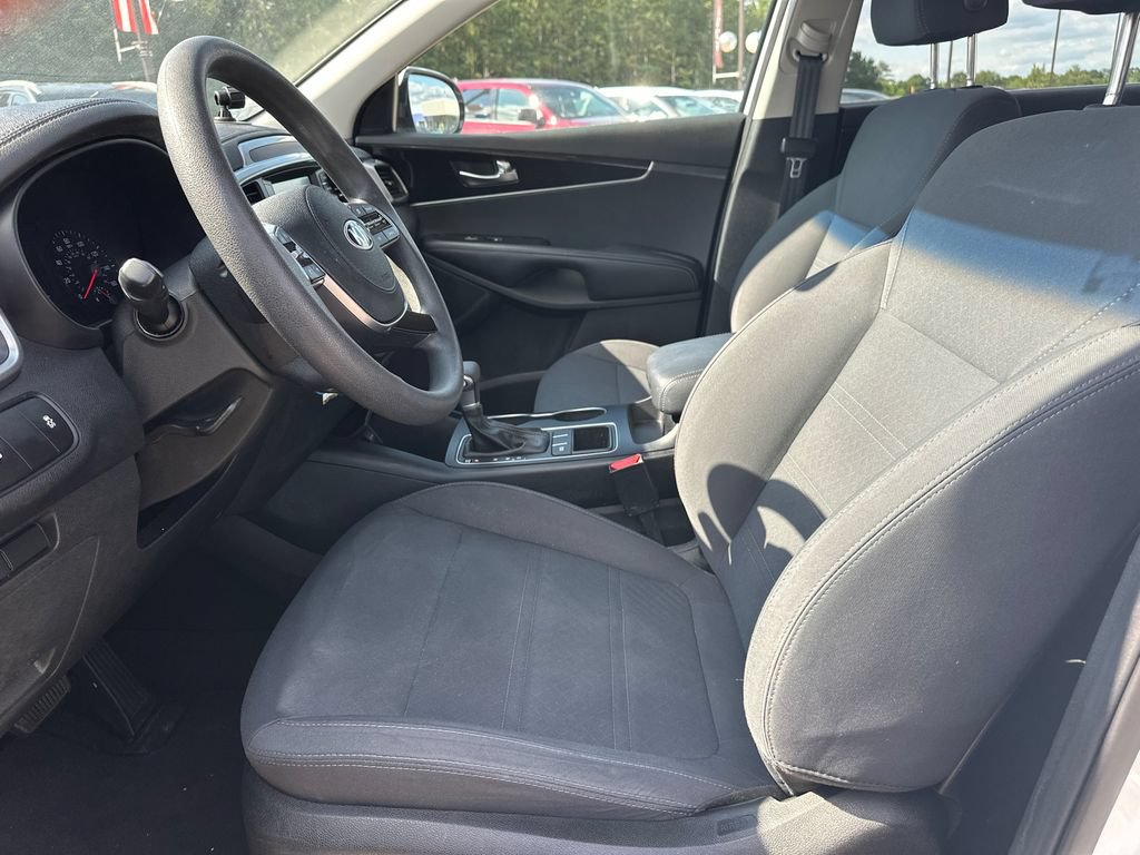 Used 2019 Kia Sorento FWD V6 image 9