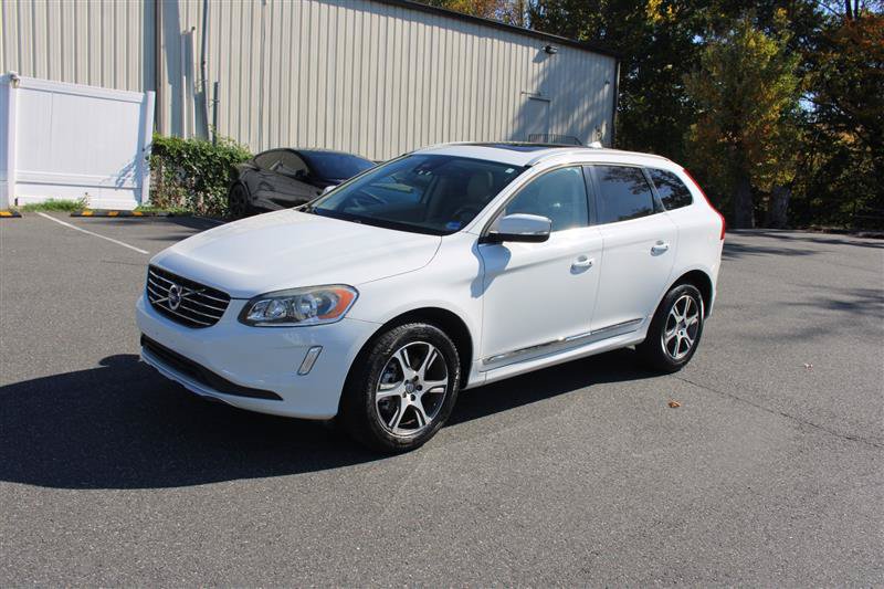 Used 2015 Volvo XC60 T6 w/ Proximity Package AWD/4WD image 3
