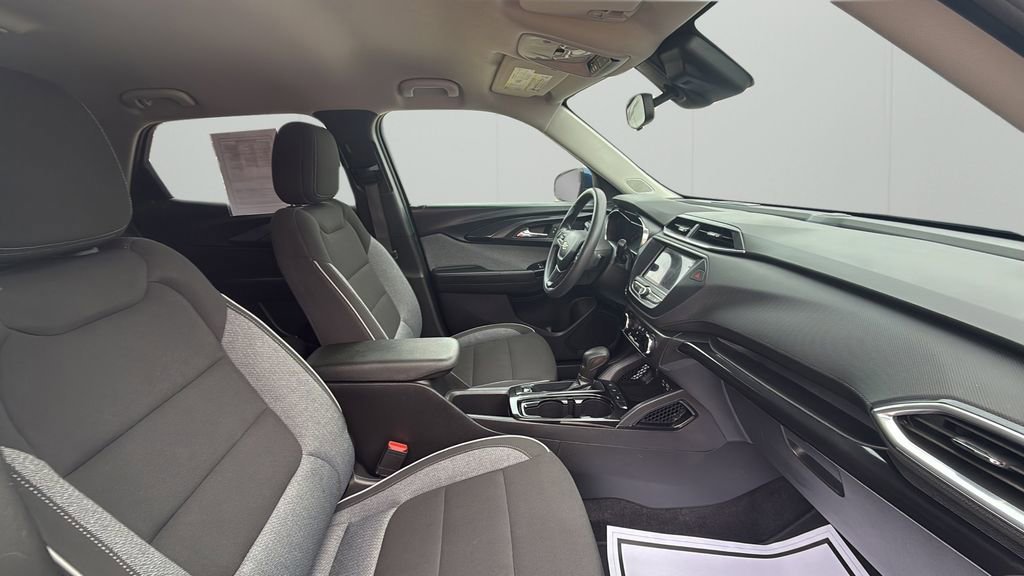 Used 2023 Chevrolet TrailBlazer LT FWD image 33